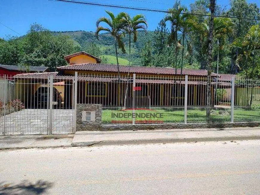 Foto 1 de Casa com 2 Quartos à venda, 204m² em Zona Rural, Monteiro Lobato