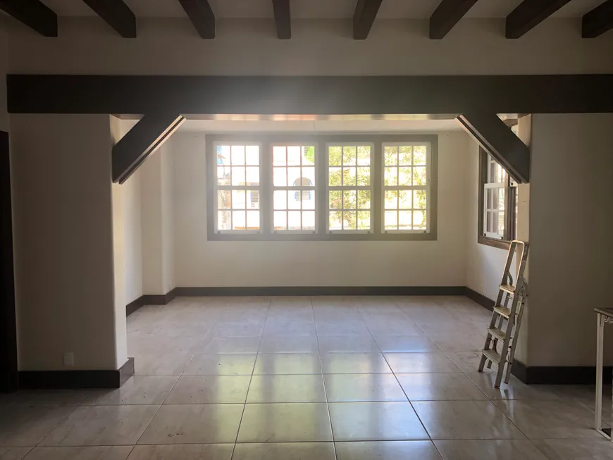 Foto 1 de Imóvel Comercial com 4 Quartos para alugar, 256m² em Centro, Petrópolis