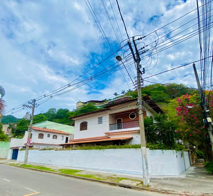 Foto 1 de Casa com 5 Quartos à venda, 360m² em São Francisco, Niterói