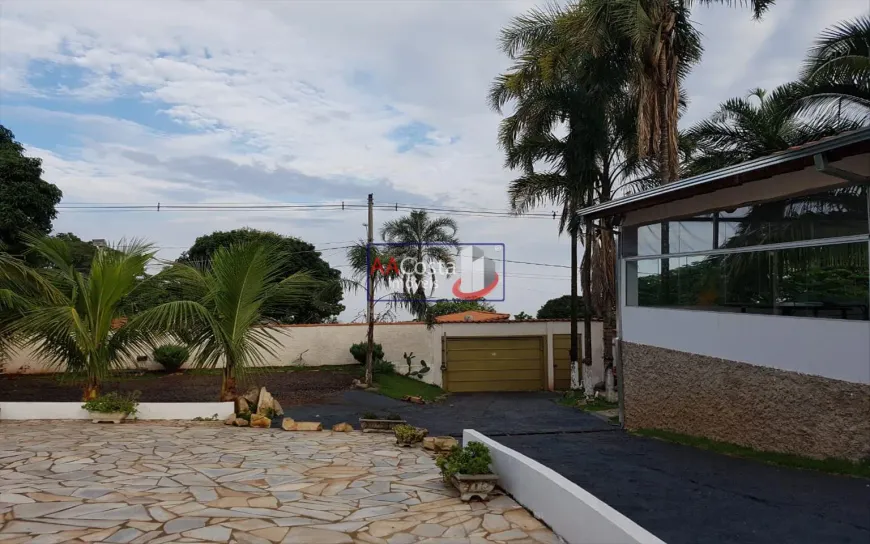 Foto 1 de Fazenda/Sítio com 3 Quartos à venda, 1000m² em Zona Rural, Franca