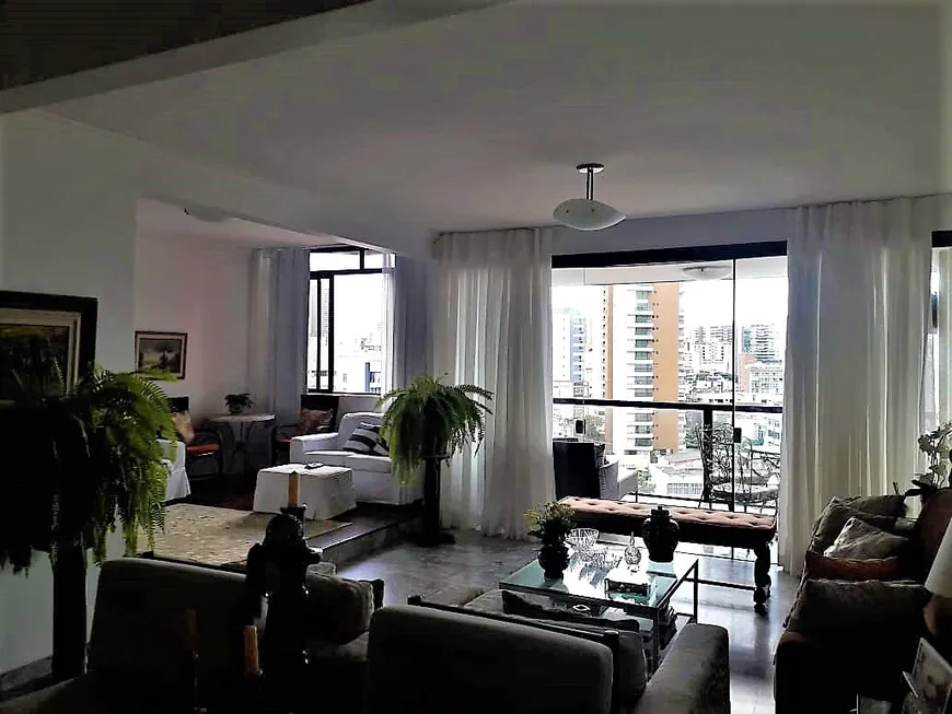 Foto 1 de Apartamento com 3 Quartos à venda, 245m² em Barra, Salvador