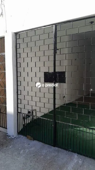 Foto 1 de Casa com 2 Quartos para alugar, 90m² em Fátima, Fortaleza