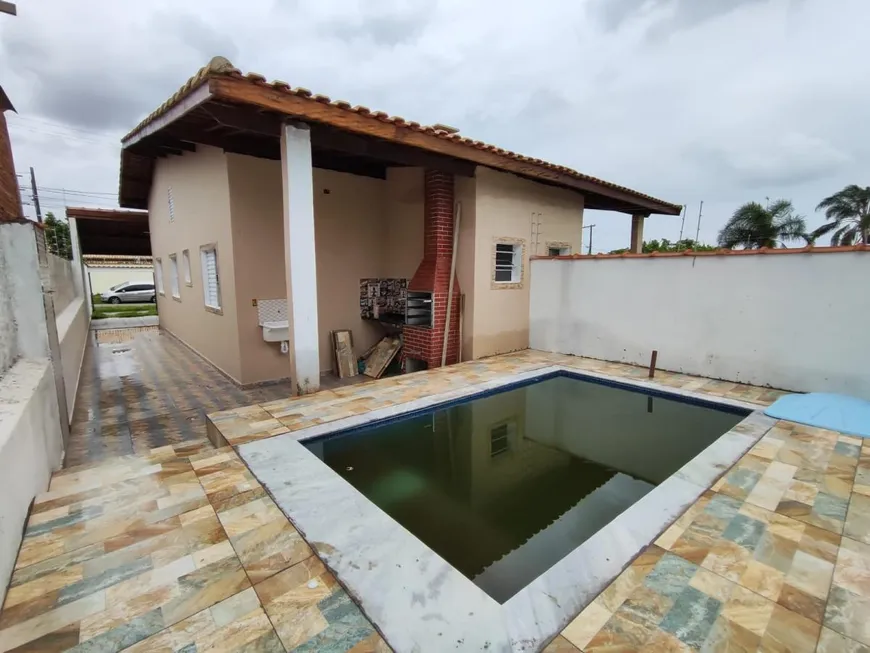 Foto 1 de Casa com 2 Quartos à venda, 70m² em São João, Itanhaém