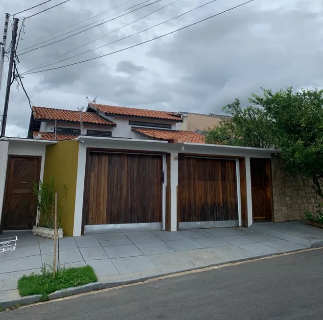 Foto 1 de Casa com 3 Quartos à venda, 180m² em Residencial dos Lagos, Bragança Paulista