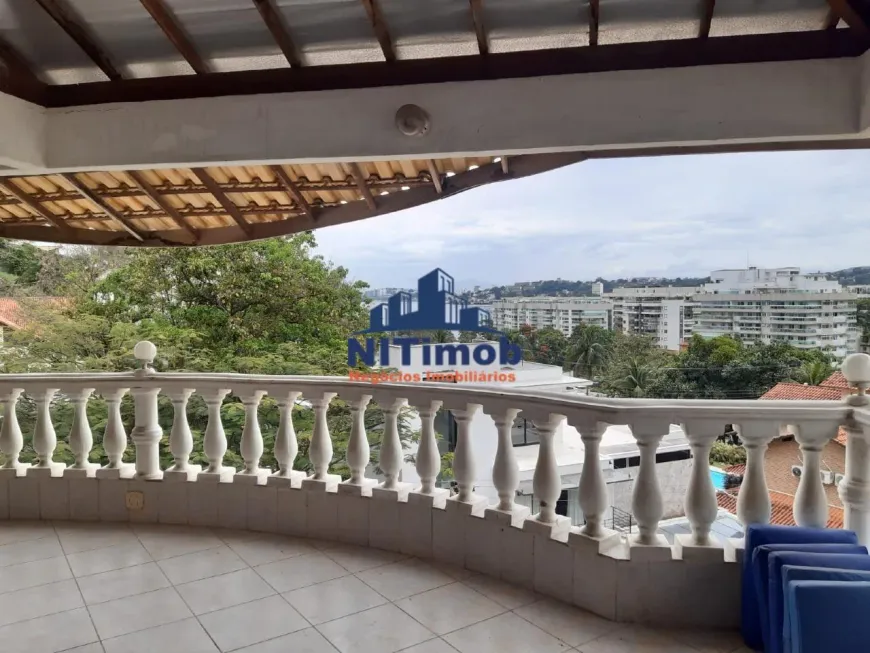 Foto 1 de Casa com 10 Quartos à venda, 460m² em Charitas, Niterói