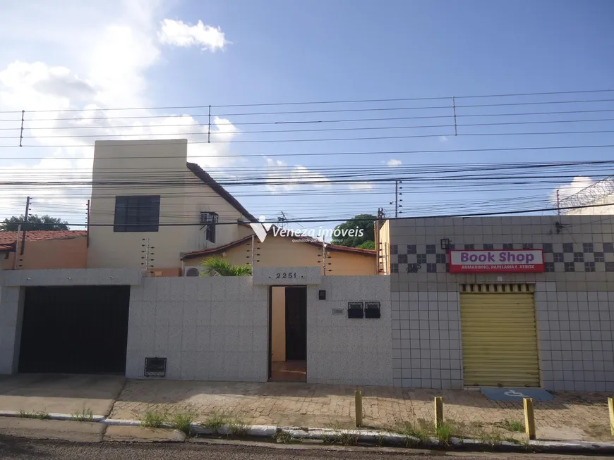 Foto 1 de Casa com 6 Quartos à venda, 320m² em Marques, Teresina