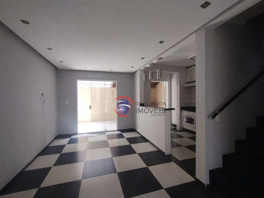 Foto 1 de Casa de Condomínio com 2 Quartos à venda, 110m² em Vila Metalurgica, Santo André