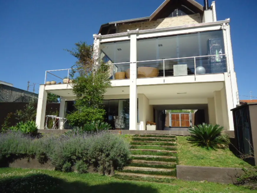 Foto 1 de Casa com 4 Quartos à venda, 490m² em Vista Alegre, Curitiba