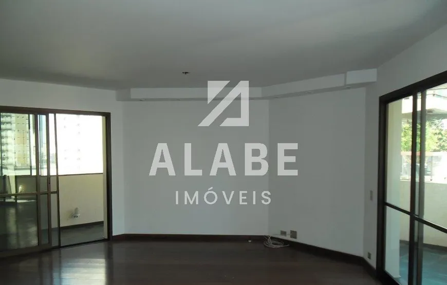 Foto 1 de Apartamento com 4 Quartos à venda, 230m² em Campo Belo, São Paulo