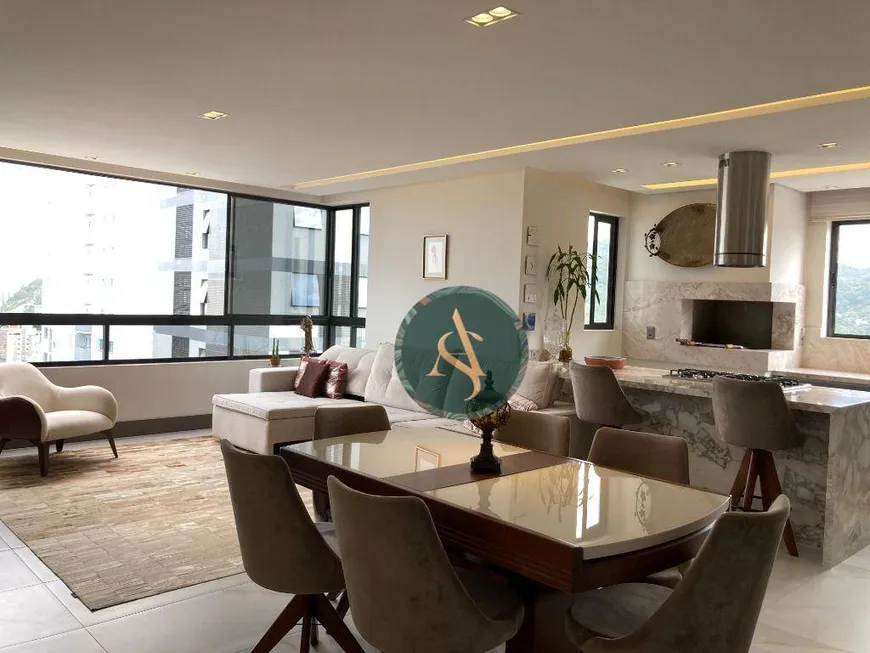 Foto 1 de Apartamento com 3 Quartos à venda, 206m² em Centro, Balneário Camboriú