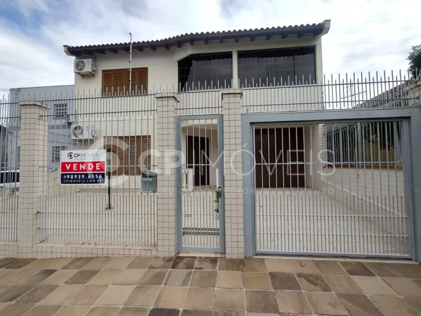 Foto 1 de Sobrado com 3 Quartos à venda, 300m² em Vila Ipiranga, Porto Alegre