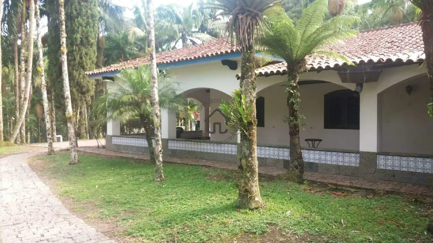 Foto 1 de Fazenda/Sítio com 5 Quartos à venda, 1000m² em Centro, Tapiraí