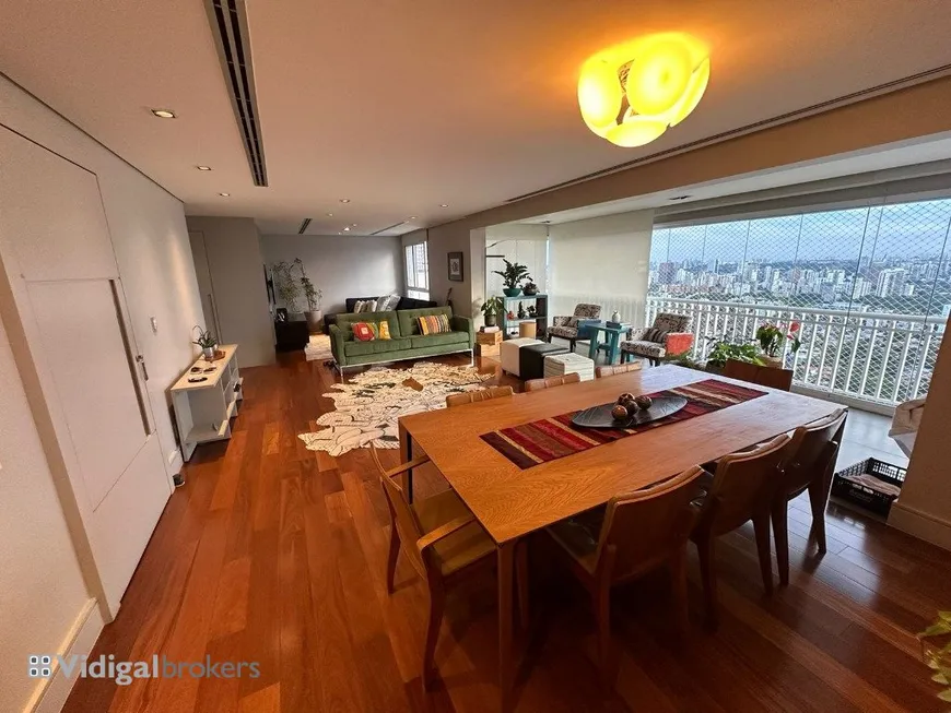 Foto 1 de Apartamento com 3 Quartos para alugar, 190m² em Vila Madalena, São Paulo