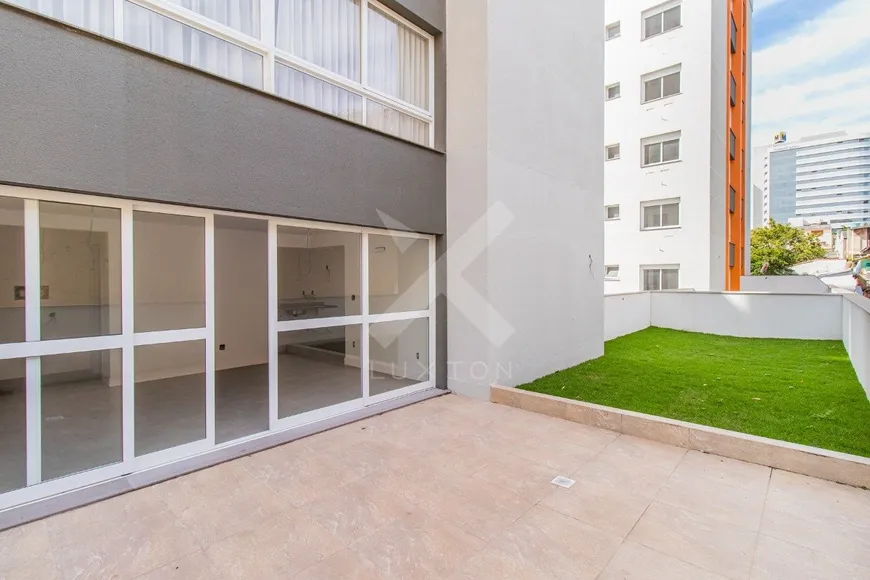 Foto 1 de Apartamento com 1 Quarto à venda, 78m² em Passo da Areia, Porto Alegre