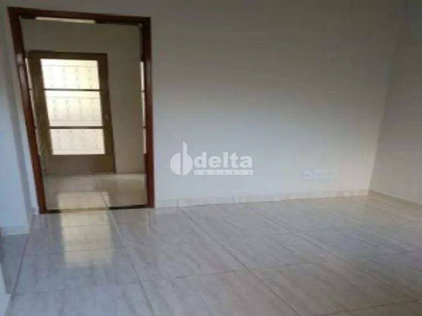 Foto 1 de Casa com 2 Quartos à venda, 165m² em Osvaldo Rezende, Uberlândia