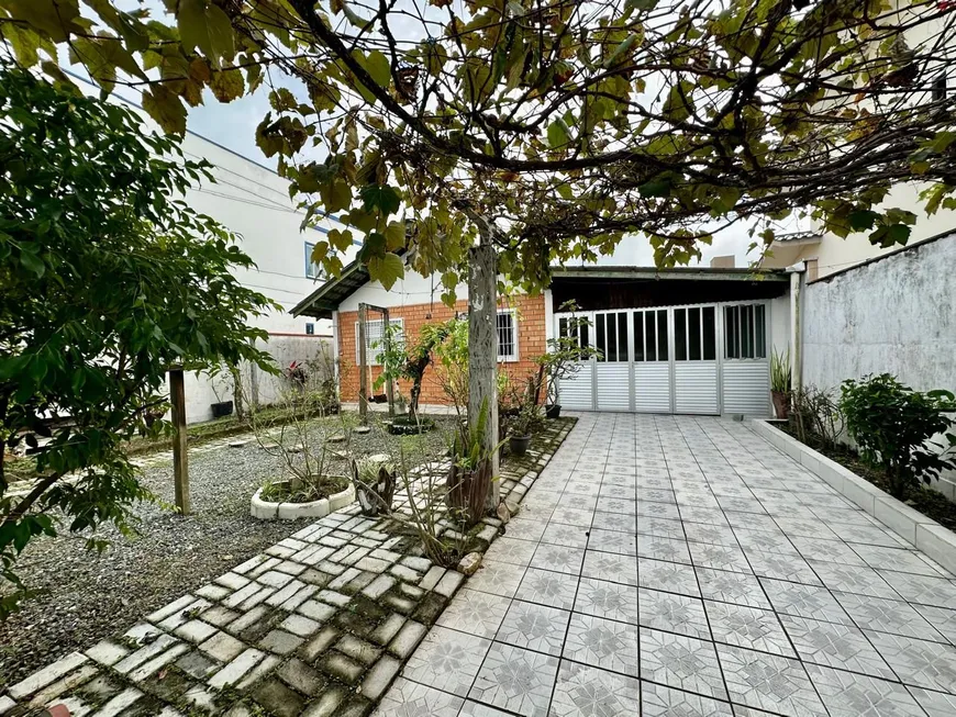 Foto 1 de Casa com 3 Quartos à venda, 130m² em Gravata, Navegantes