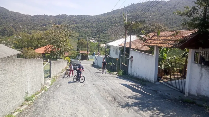 Foto 1 de Lote/Terreno à venda, 307m² em São João do Rio Vermelho, Florianópolis