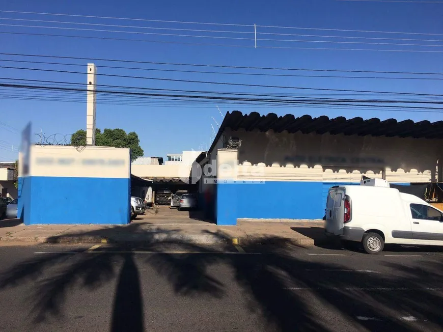 Foto 1 de Galpão/Depósito/Armazém à venda, 600m² em Brasil, Uberlândia