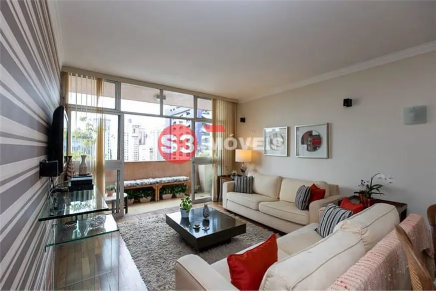 Foto 1 de Apartamento com 3 Quartos à venda, 180m² em Itaim Bibi, São Paulo