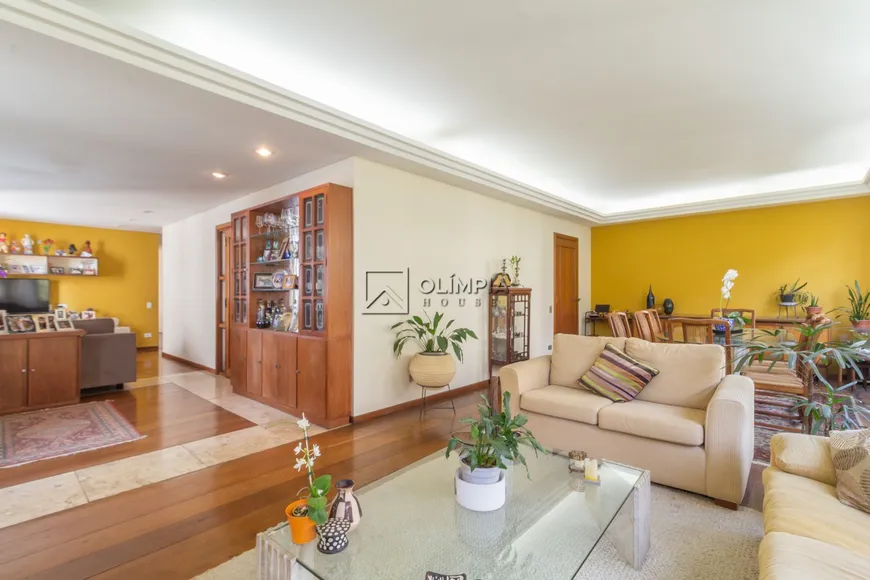 Foto 1 de Apartamento com 3 Quartos para alugar, 220m² em Jardim Paulista, São Paulo