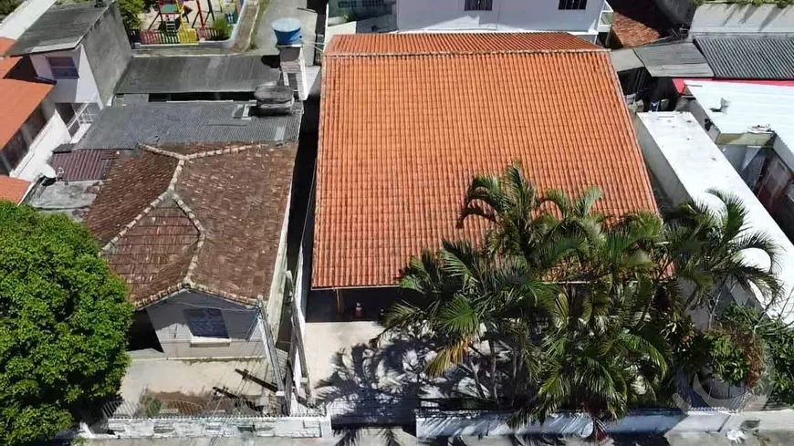 Foto 1 de Lote/Terreno à venda, 247m² em Estreito, Florianópolis