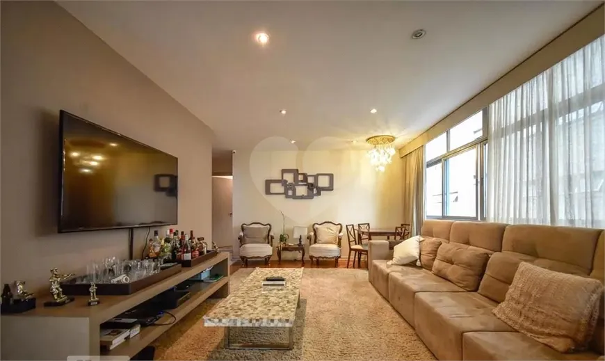 Foto 1 de Apartamento com 4 Quartos à venda, 250m² em Higienópolis, São Paulo