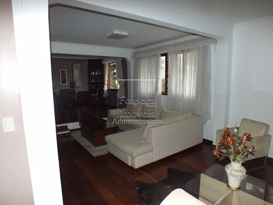 Foto 1 de Casa com 4 Quartos à venda, 500m² em Castelanea, Petrópolis