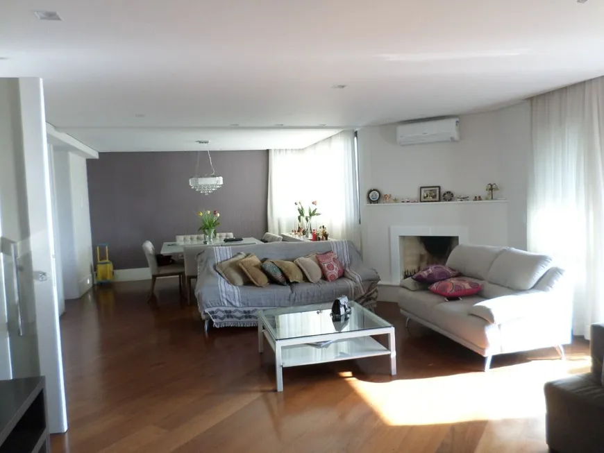 Foto 1 de Apartamento com 4 Quartos à venda, 202m² em Vila Sônia, São Paulo