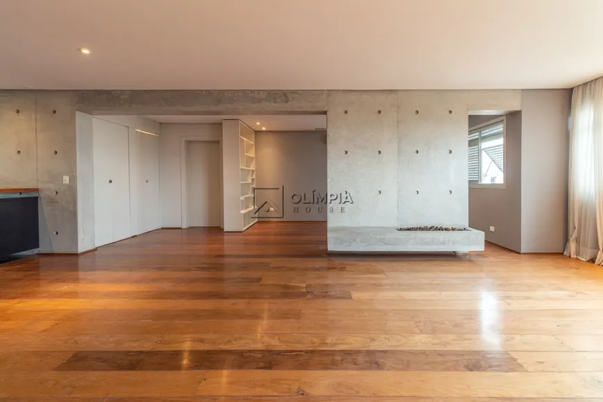 Foto 1 de Apartamento com 2 Quartos para alugar, 189m² em Itaim Bibi, São Paulo
