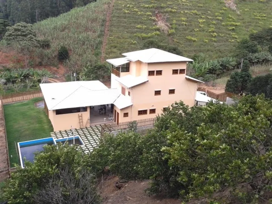 Foto 1 de Fazenda/Sítio com 9 Quartos à venda, 220000m² em , Santa Teresa