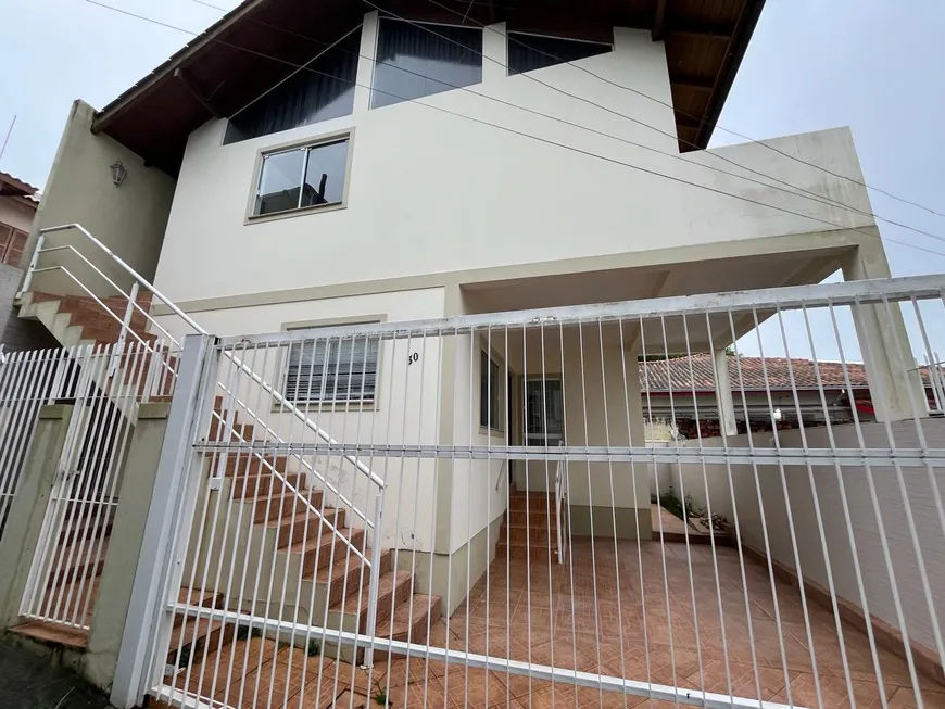 Foto 1 de Sobrado com 4 Quartos à venda, 143m² em Canto, Florianópolis