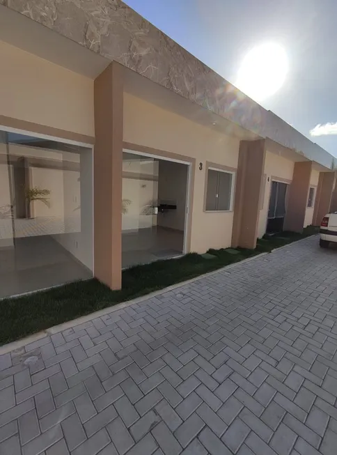 Foto 1 de Casa de Condomínio com 2 Quartos à venda, 45m² em Buraquinho, Lauro de Freitas