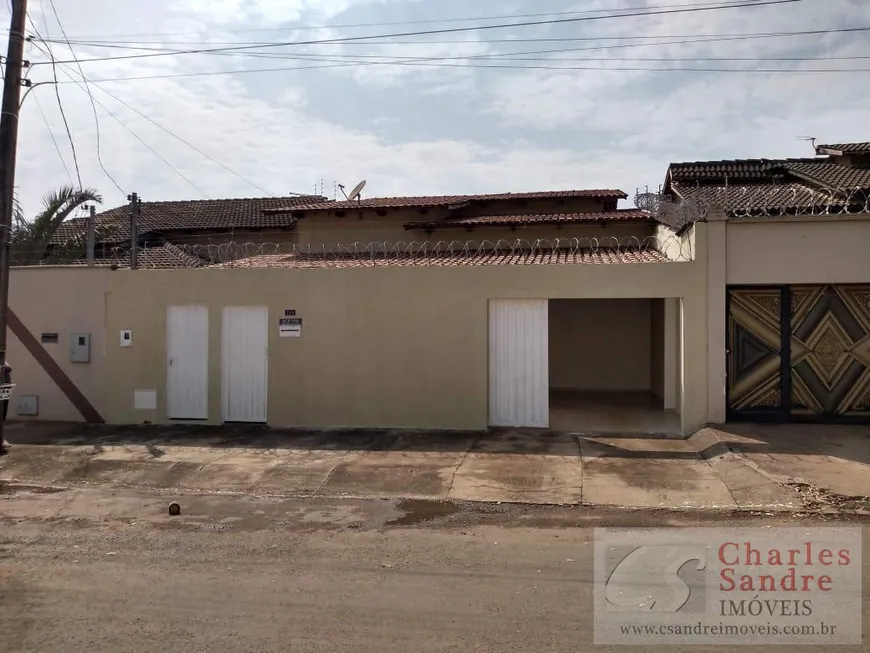 Foto 1 de Casa com 3 Quartos à venda, 380m² em Parque Oeste Industrial, Goiânia