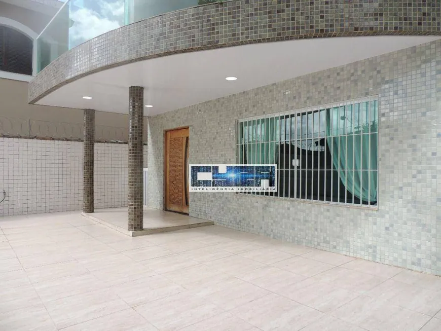 Foto 1 de Casa com 4 Quartos à venda, 345m² em Vila Voturua, São Vicente