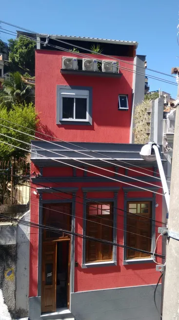 Foto 1 de Casa com 7 Quartos à venda, 200m² em Catete, Rio de Janeiro