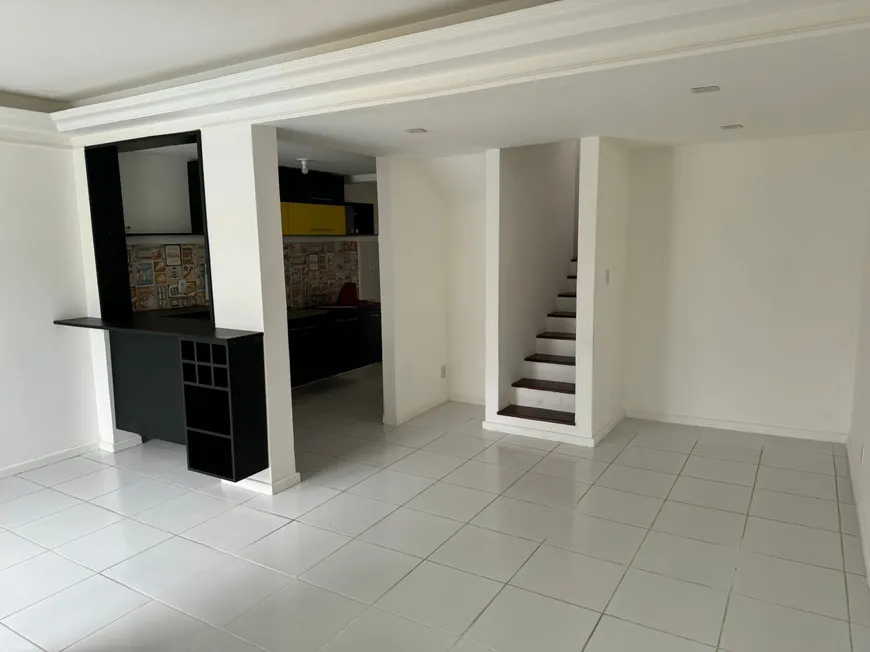 Foto 1 de Apartamento com 3 Quartos para venda ou aluguel, 262m² em Itapuã, Salvador