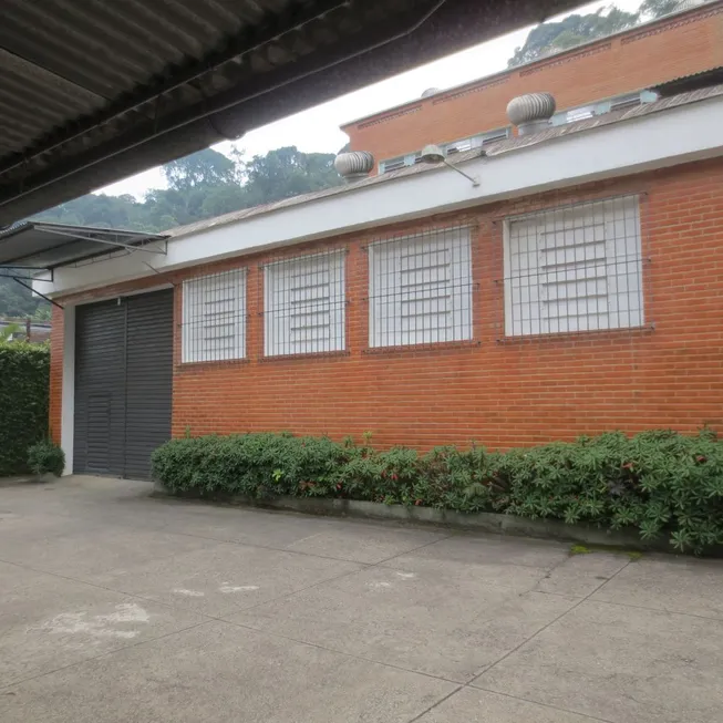 Foto 1 de Galpão/Depósito/Armazém com 9 Quartos à venda, 1400m² em Sao Sebastiao, Petrópolis
