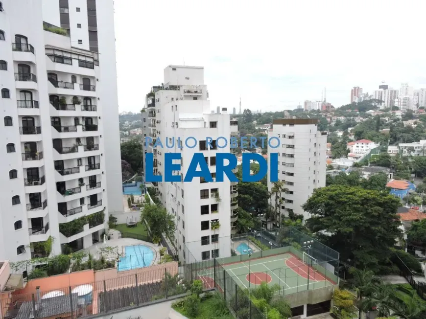 Foto 1 de Apartamento com 3 Quartos à venda, 286m² em Higienópolis, São Paulo