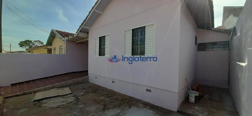 Foto 1 de Casa com 2 Quartos à venda, 47m² em Vitoria Regia, Londrina