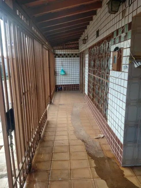 Foto 1 de Casa com 2 Quartos à venda, 100m² em Imbuí, Salvador