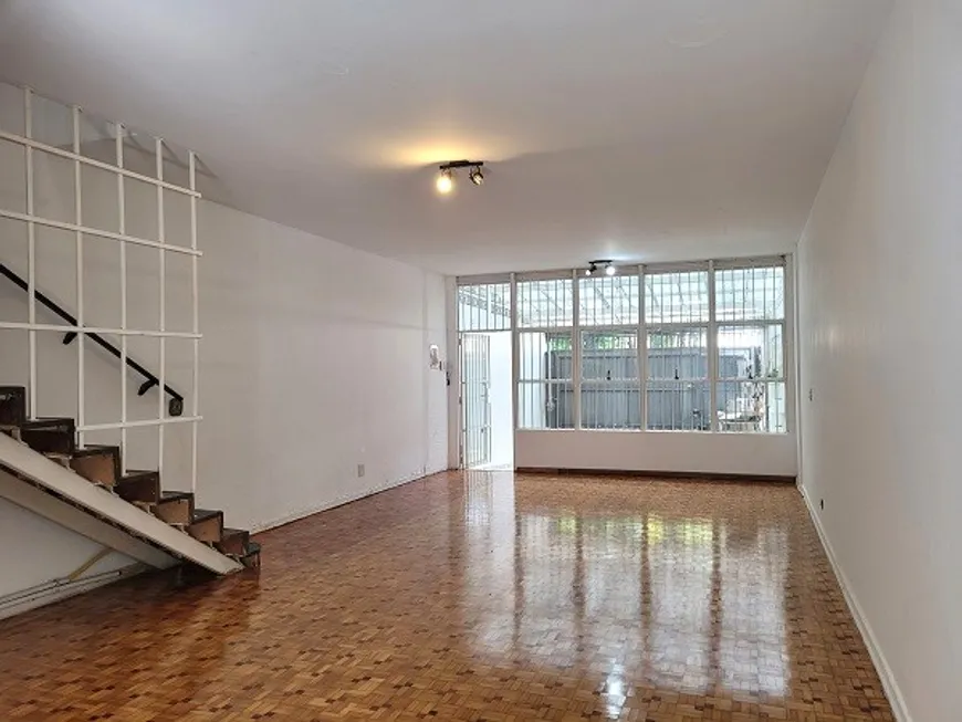 Foto 1 de Casa com 3 Quartos para alugar, 150m² em Chácara Santo Antônio, São Paulo