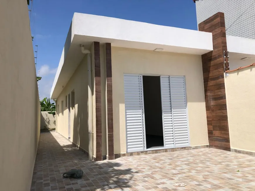 Foto 1 de Casa com 2 Quartos à venda, 52m² em Laranjeiras, Itanhaém