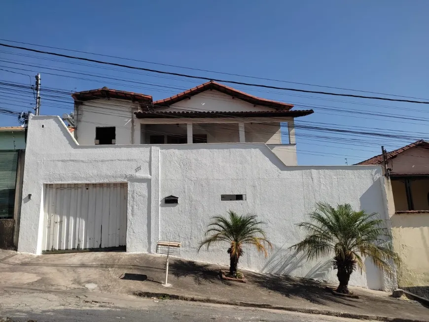 Foto 1 de Casa com 4 Quartos à venda, 271m² em Arvoredo, Contagem