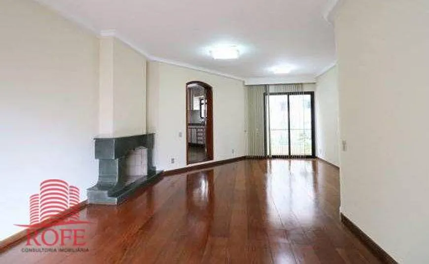 Foto 1 de Apartamento com 3 Quartos para alugar, 140m² em Moema, São Paulo