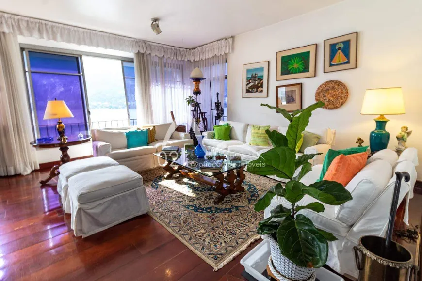 Foto 1 de Apartamento com 4 Quartos à venda, 250m² em Lagoa, Rio de Janeiro