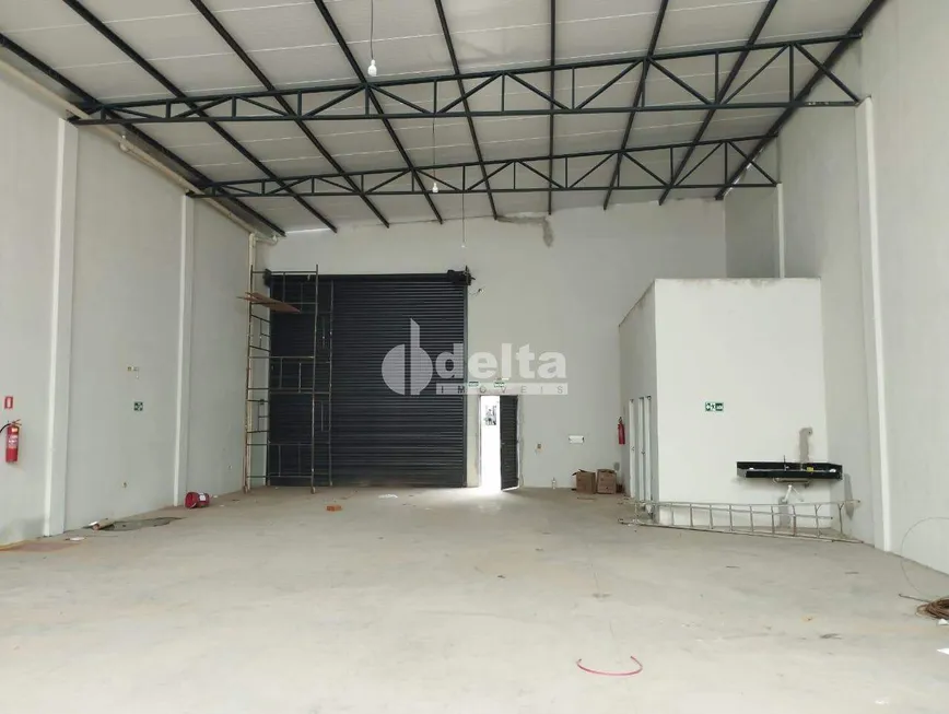 Foto 1 de Galpão/Depósito/Armazém para alugar, 360m² em Marta Helena, Uberlândia