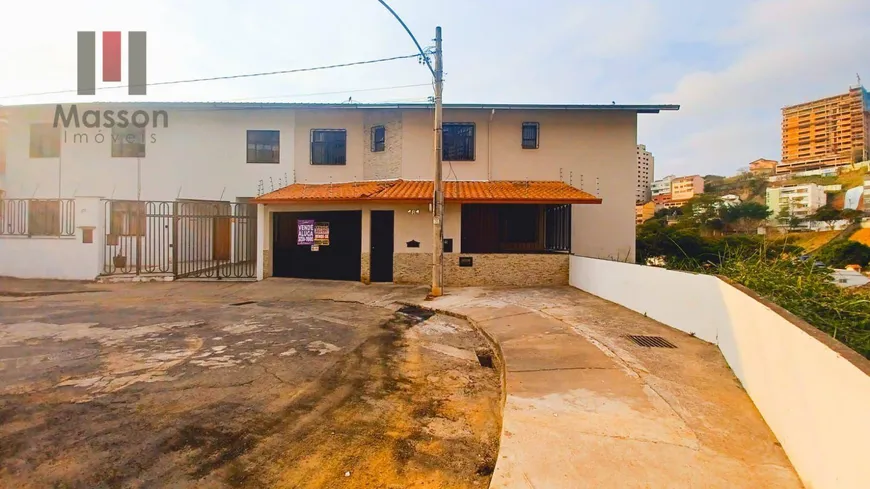 Foto 1 de Casa com 5 Quartos à venda, 276m² em Granbery, Juiz de Fora