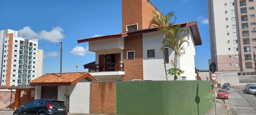 Foto 1 de Sobrado com 3 Quartos à venda, 290m² em Vila Dirce, Mauá