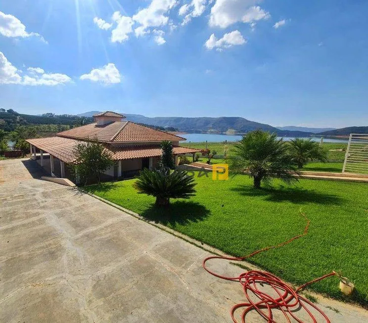 Foto 1 de Fazenda/Sítio com 4 Quartos à venda, 305m² em Zona Rural, Carmo do Rio Claro