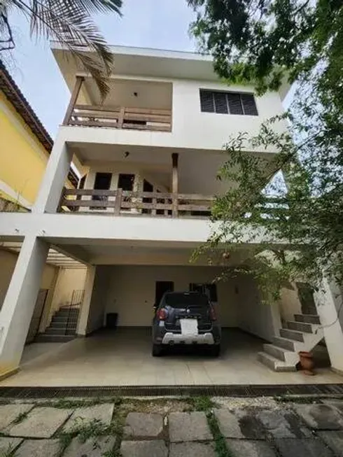 Foto 1 de Sobrado com 4 Quartos à venda, 300m² em Vila Osasco, Osasco